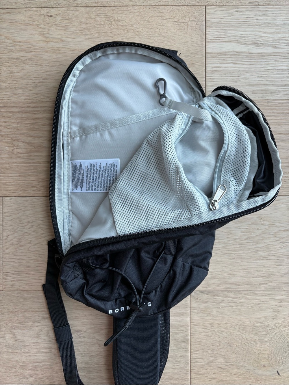 The North Face Black Borealis Sling Pack - Picture 5 of 5